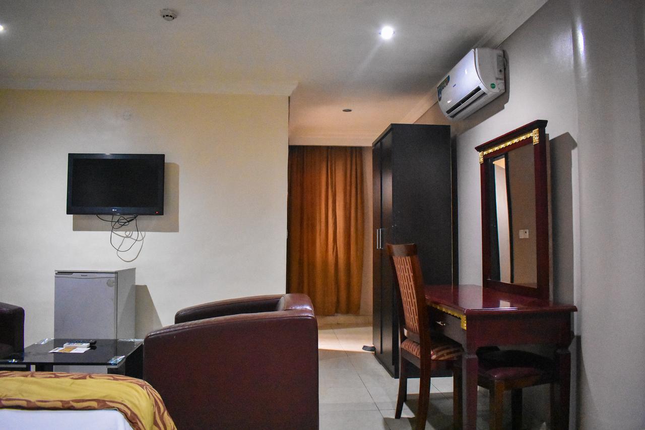 Beni Hotel Lagos Bagian luar foto