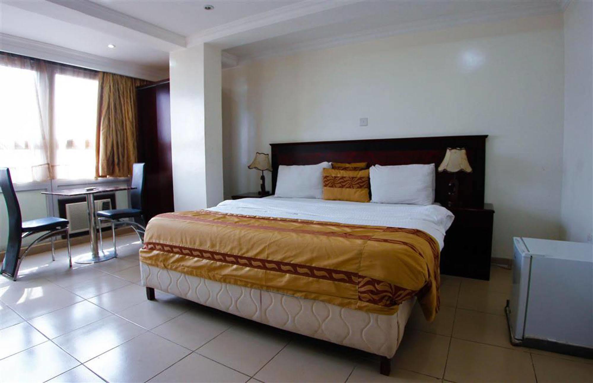 Beni Hotel Lagos Bagian luar foto
