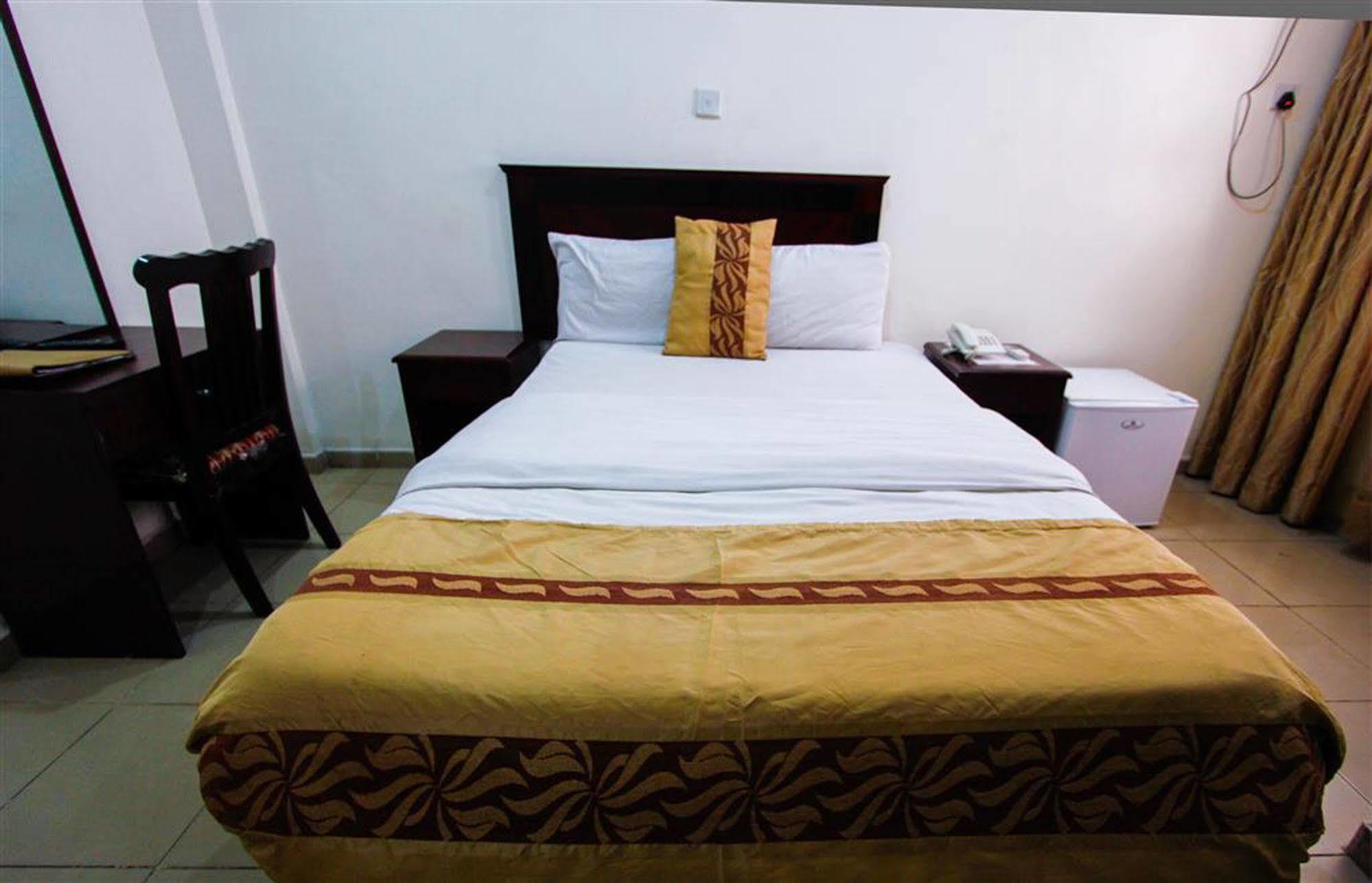 Beni Hotel Lagos Bagian luar foto